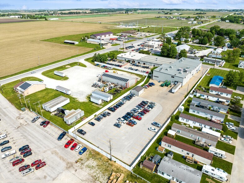 More Photos Of 102 1st St S, Kalona Light Manufacturing For Sale