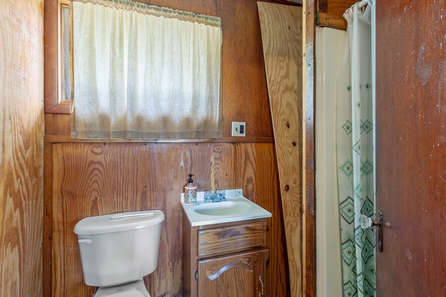 More Photos Of 356 King St, Fair Haven Marina For Sale