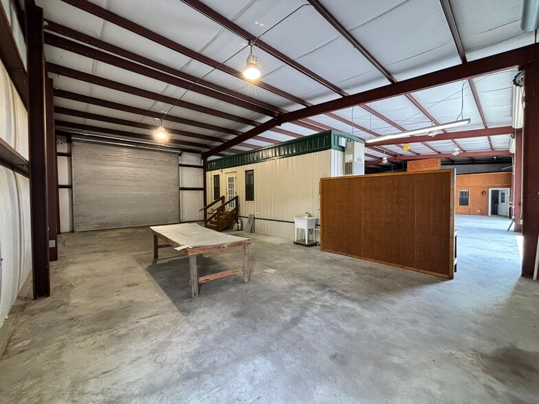 More Photos Of 19300 Valdosta Hwy, Valdosta Distribution For Lease