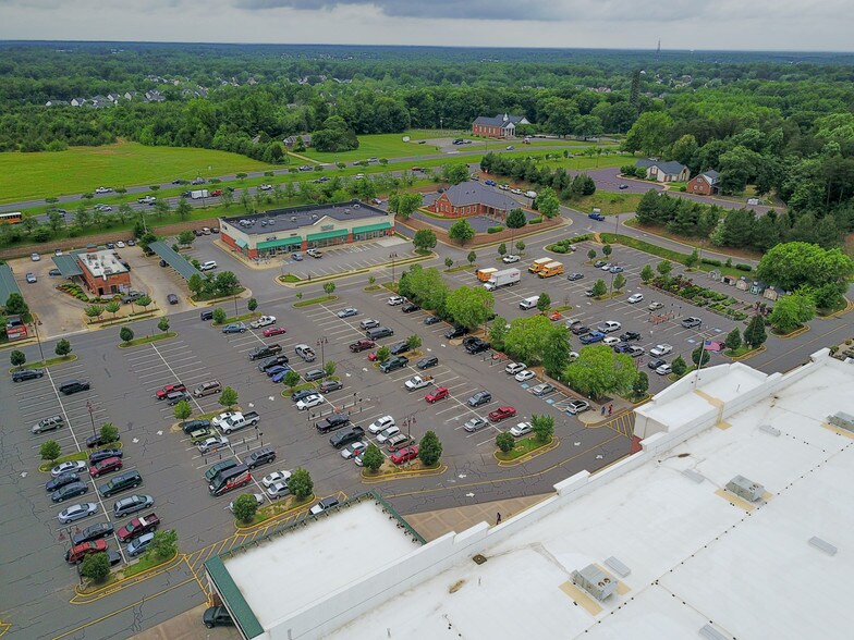 More Photos Of 5825 Plank Rd, Fredericksburg Storefront For Lease