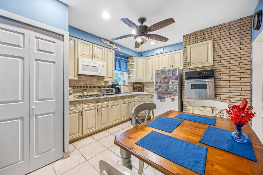 More Photos Of 15744 97th St, Howard Beach Multifamily For Sale