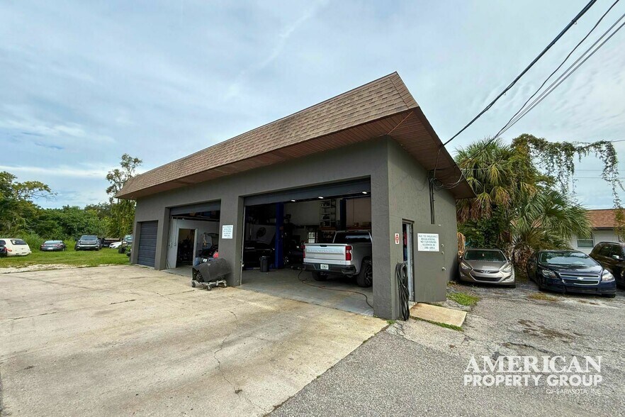 More Photos Of 3220 9th St W, Bradenton Auto Dealership For Sale