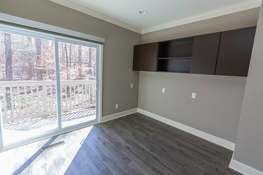 More Photos Of 5501 McNeely Dr, Raleigh Medical For Lease