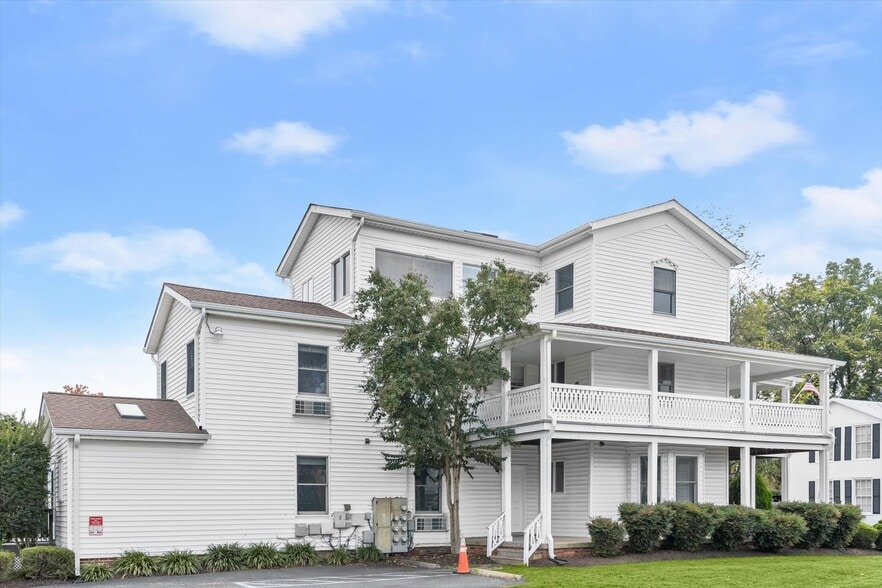 More Photos Of 9351 EAST St, Manassas Apartments For Sale