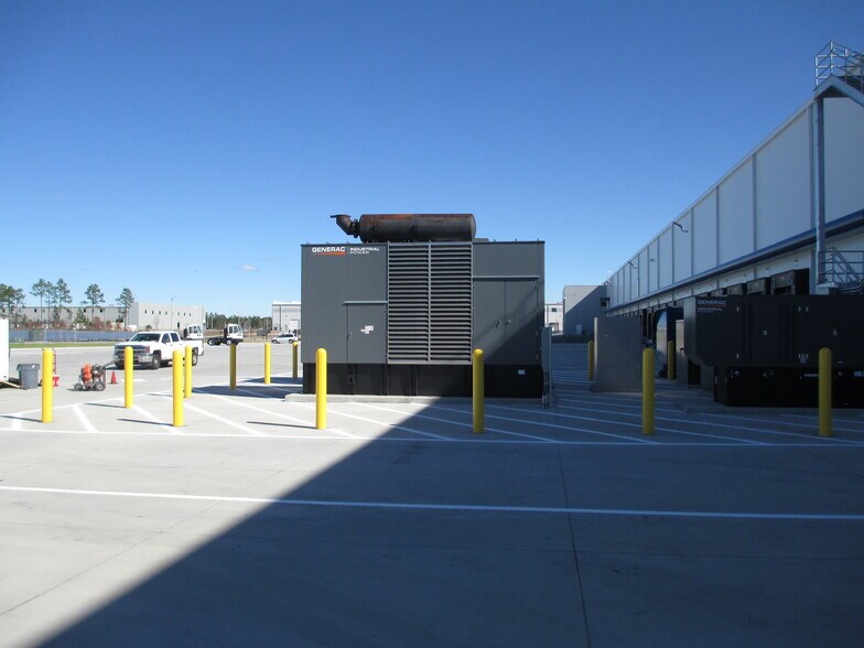 More Photos Of 298 N Corporate Dr, Wilmington Refrigeration Cold Storage For Lease