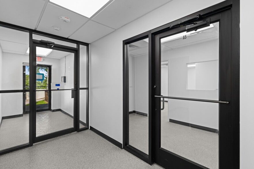 More Photos Of 4585 Washington St, Florissant Medical For Lease