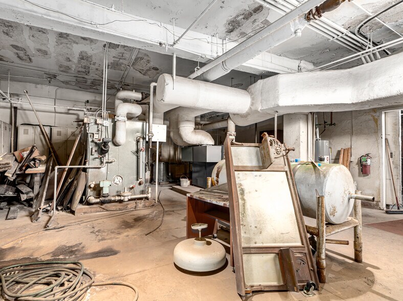More Photos Of 628-630 Columbus St, Ottawa Loft Creative Space For Sale