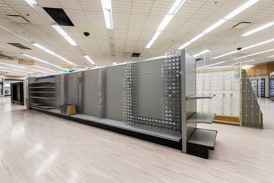 More Photos Of 3227 Northwest Ave, Bellingham Drugstore For Lease