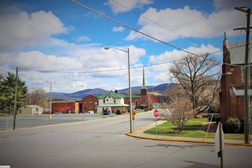 More Photos Of 800-812 W Main St, Waynesboro Land For Sale