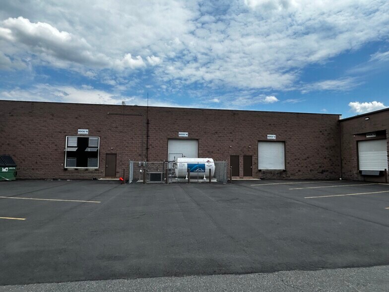 More Photos Of 14-16 Thomas J Rhodes Industrial Dr, Trenton Warehouse For Lease