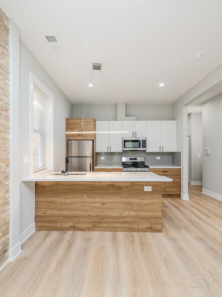 More Photos Of 3039 W 19th St, Chicago Apartments For Sale