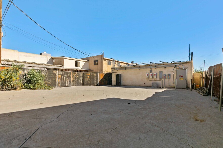 More Photos Of 11285 Goss St, Sun Valley Warehouse For Sale