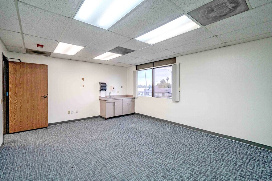 More Photos Of 2035 E Ball Rd, Anaheim Medical For Lease