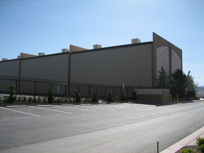 More Photos Of 1430 Jet Stream Dr, Henderson Airplane Hangar For Lease