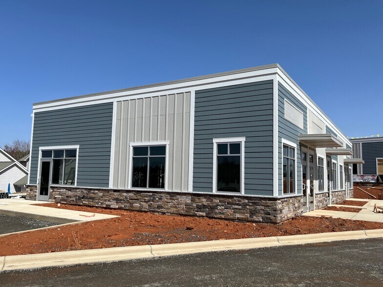 More Photos Of 114 Commerce Center Loop, Mooresville Office For Lease