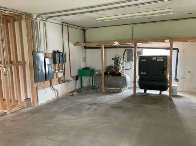 More Photos Of N911 Julius Dr, Greenville Light Manufacturing For Lease