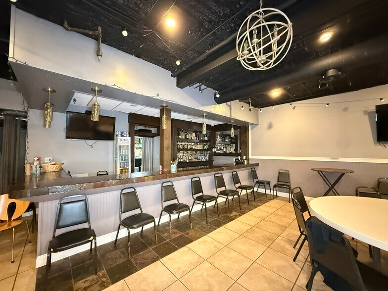More Photos Of 7240-7286 Oswego Rd, Liverpool Restaurant For Sale