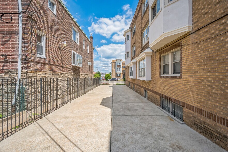 More Photos Of 7092 Forrest Ave, Philadelphia Apartments For Sale