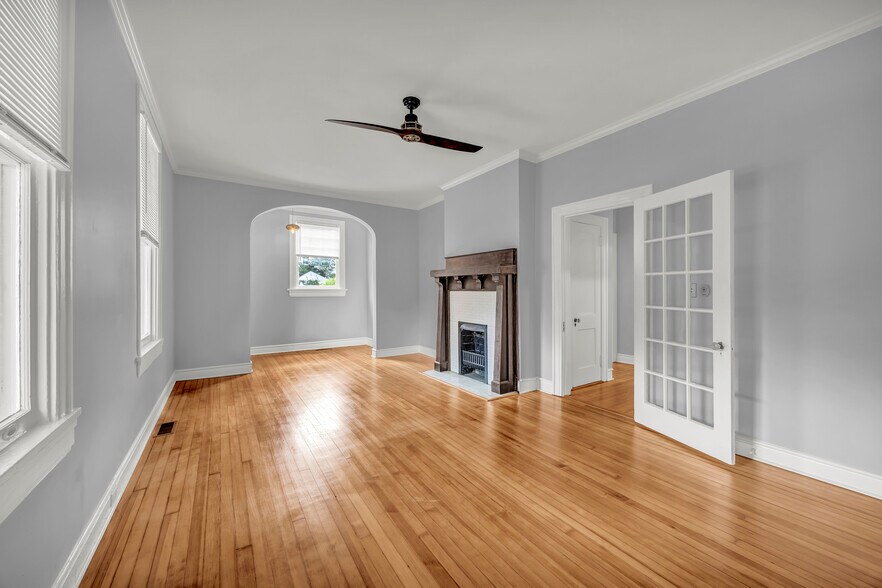 More Photos Of 8 S 7th St, Wilmington Office For Sale