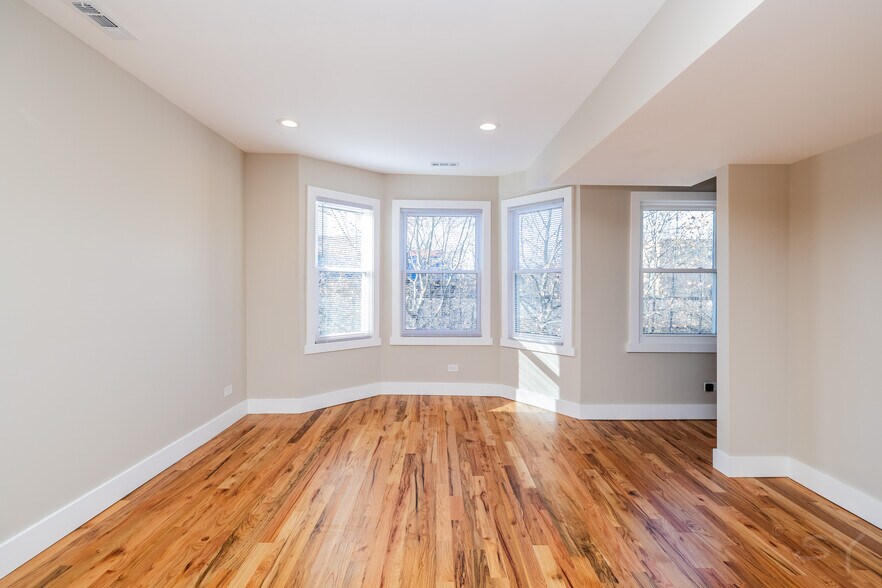 More Photos Of 6129 N Ravenswood Ave, Chicago Multifamily For Sale