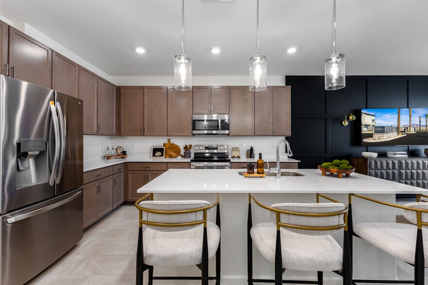 More Photos Of 651 N Ironwood Dr, Apache Junction Apartments For Sale