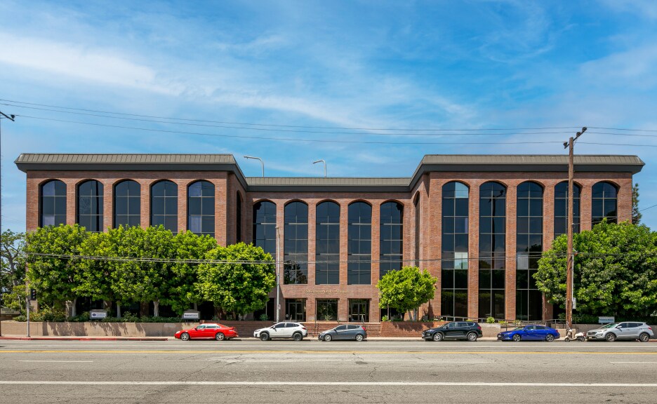 Primary Photo Of 15315 Magnolia Blvd, Sherman Oaks Office For Sale
