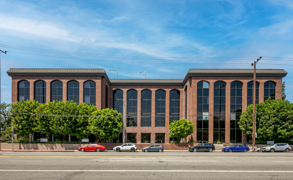 More Photos Of 15315 Magnolia Blvd, Sherman Oaks Office For Sale