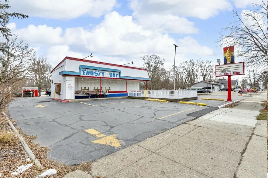 More Photos Of 1201 Cooper St, Jackson Freestanding For Sale