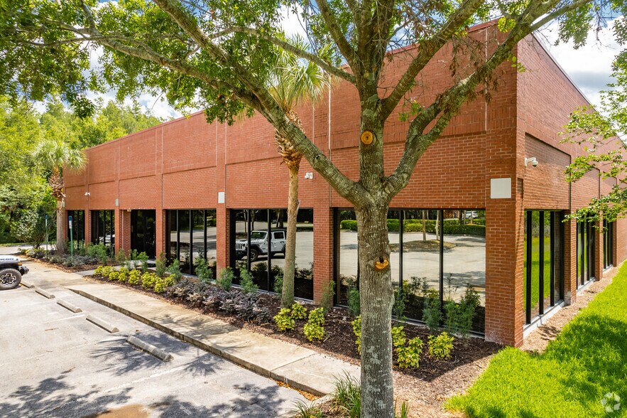 More Photos Of 4502 Woodland Corporate Blvd, Tampa Unknown For Lease