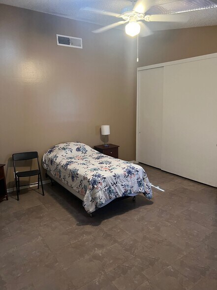 More Photos Of 1685 Cypress Dr, El Centro Healthcare For Lease