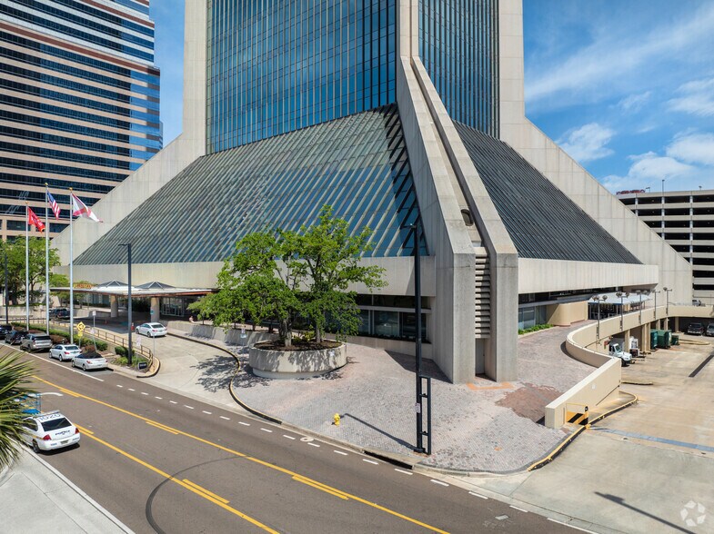 More Photos Of 1 Independent Dr, Jacksonville Office For Sale