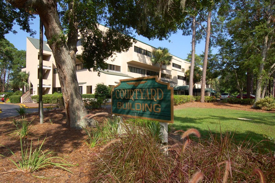 More Photos Of 32 Office Park Rd, Hilton Head Island Office For Lease