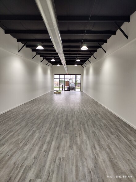 More Photos Of 17860 MacArthur Park Rd, Edmond Flex For Sale