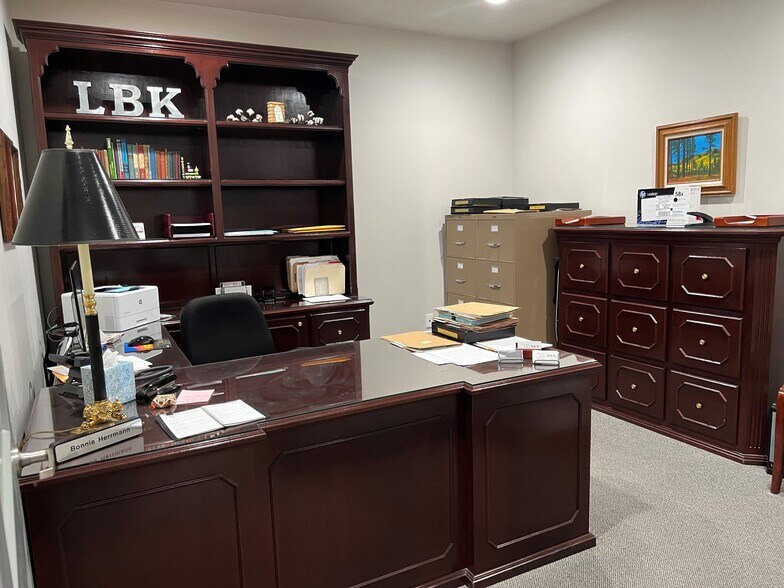 More Photos Of 4606 67th St, Lubbock Office For Sale