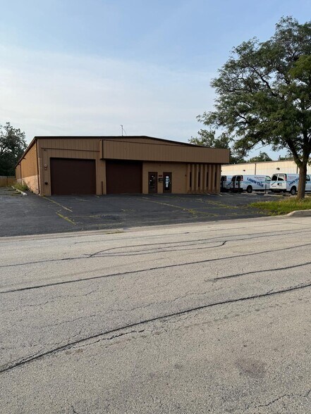 Primary Photo Of 7330 Duvan Dr, Tinley Park Warehouse For Lease