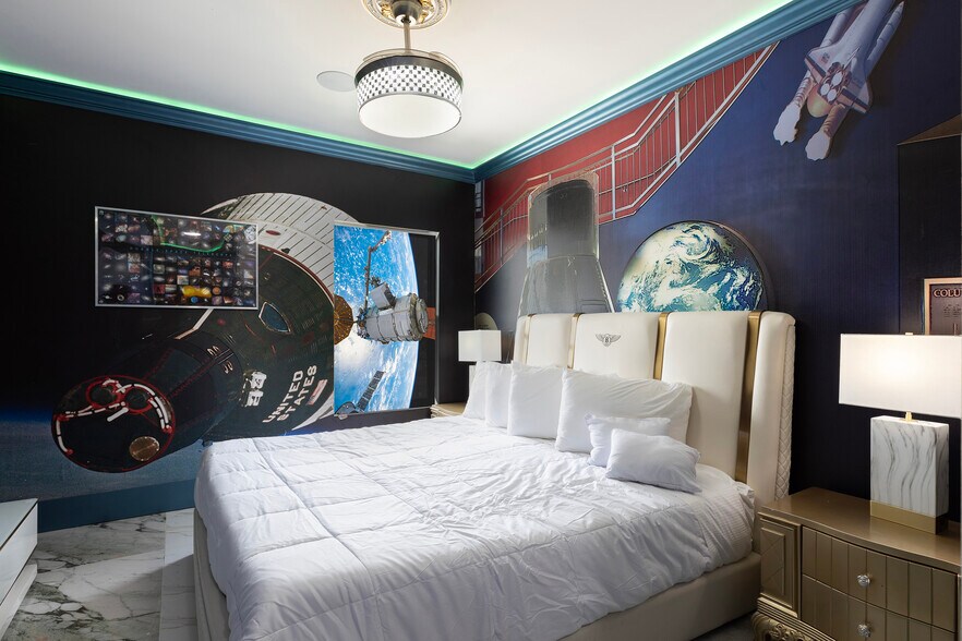 More Photos Of 1015 Fantasy Dr, Davenport Specialty For Sale