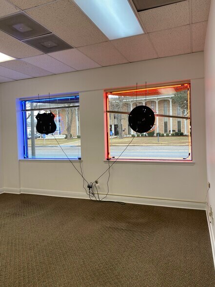 More Photos Of 106 W Washington St, Abbeville Office For Sale