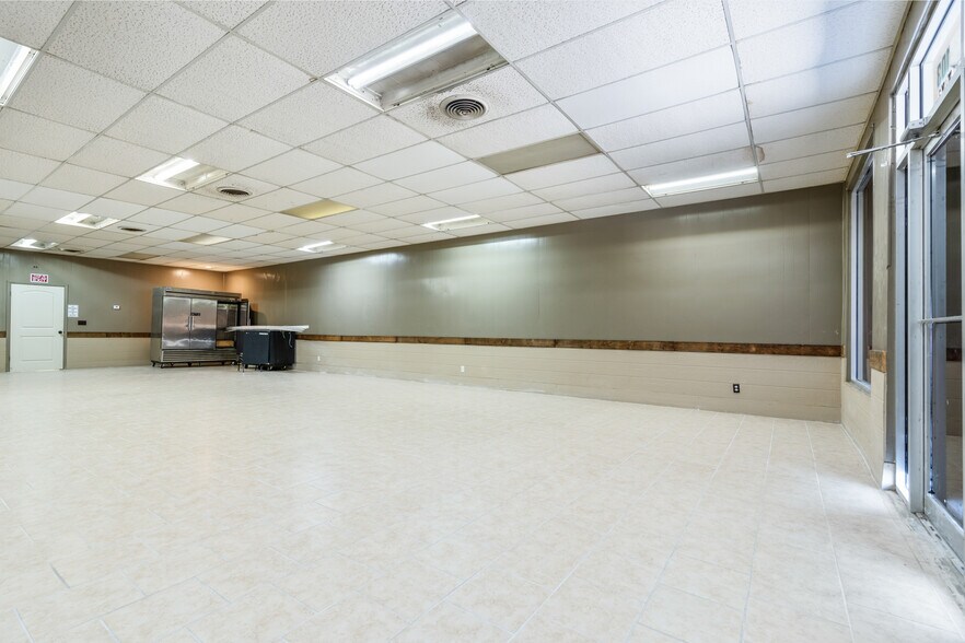 More Photos Of 103 W Main St, Itasca Storefront Retail Office For Lease