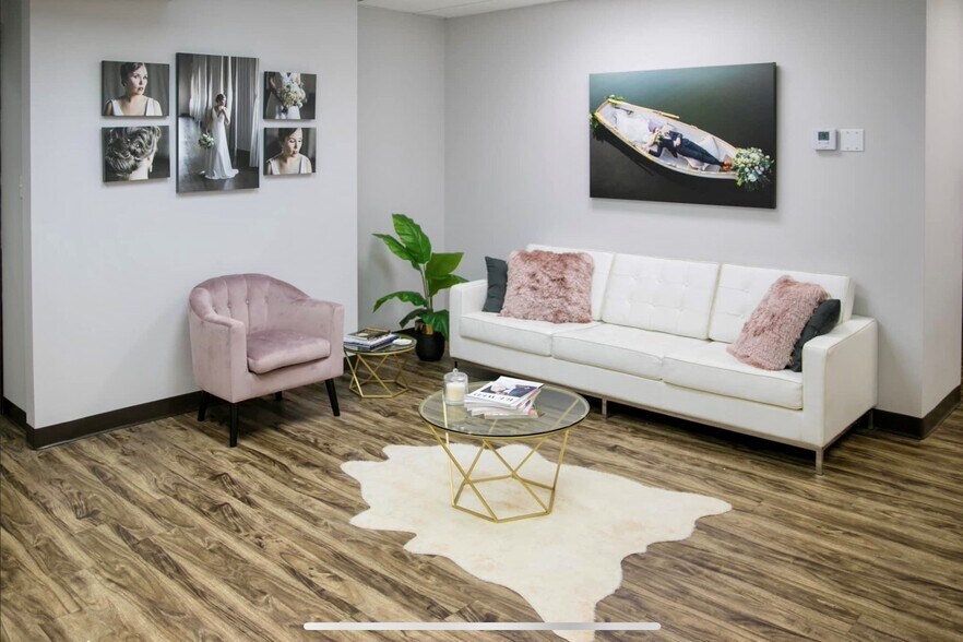 More Photos Of 20-22 W 2nd St, Sand Springs Loft Creative Space For Lease