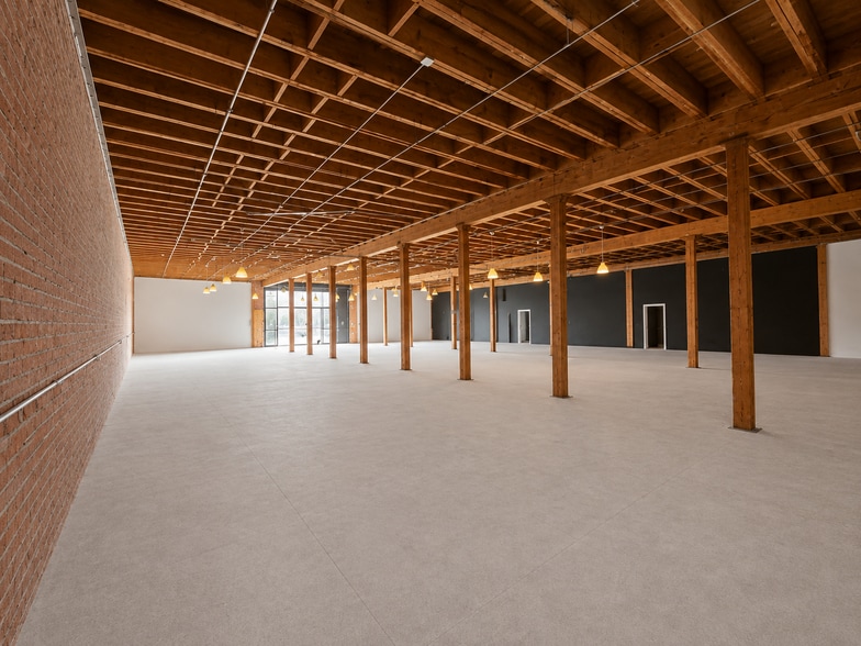 More Photos Of 1101-1135 E 5th St, Los Angeles Warehouse For Lease
