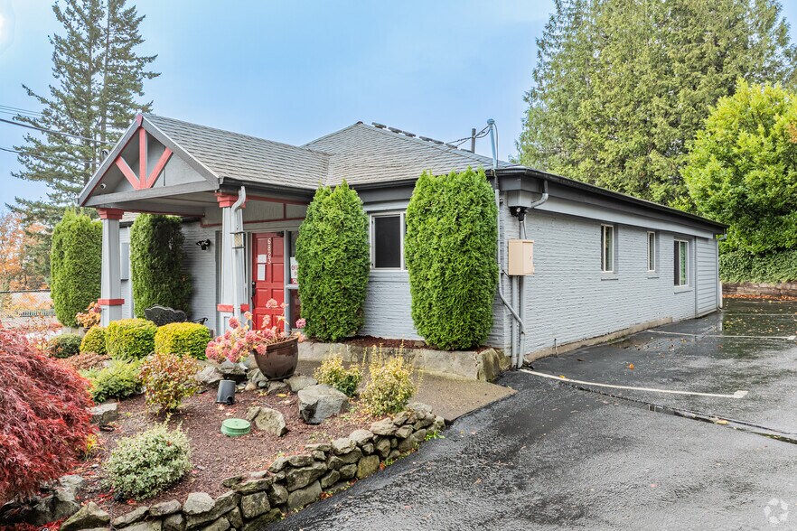 More Photos Of 6823 SW Canyon Rd, Portland Office For Lease