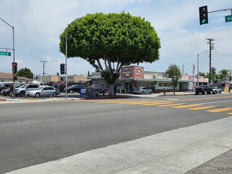 More Photos Of 4211 E Olympic Blvd, Los Angeles Freestanding For Sale