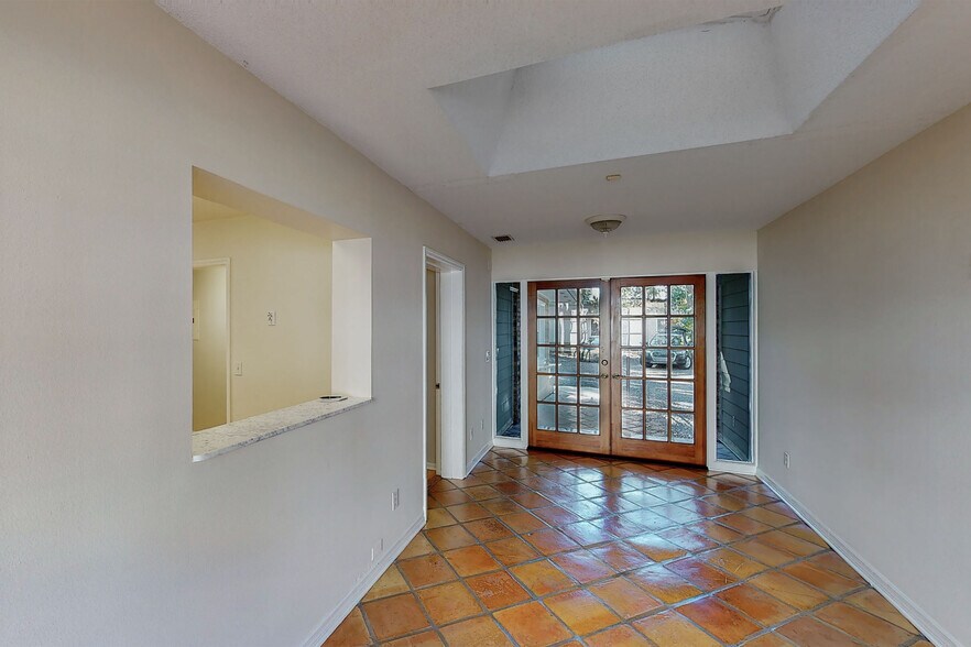 More Photos Of 80 Bonnie Loch Ct, Orlando Office For Lease