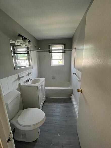 More Photos Of 109 Adelaide St, Hartford Apartments For Sale