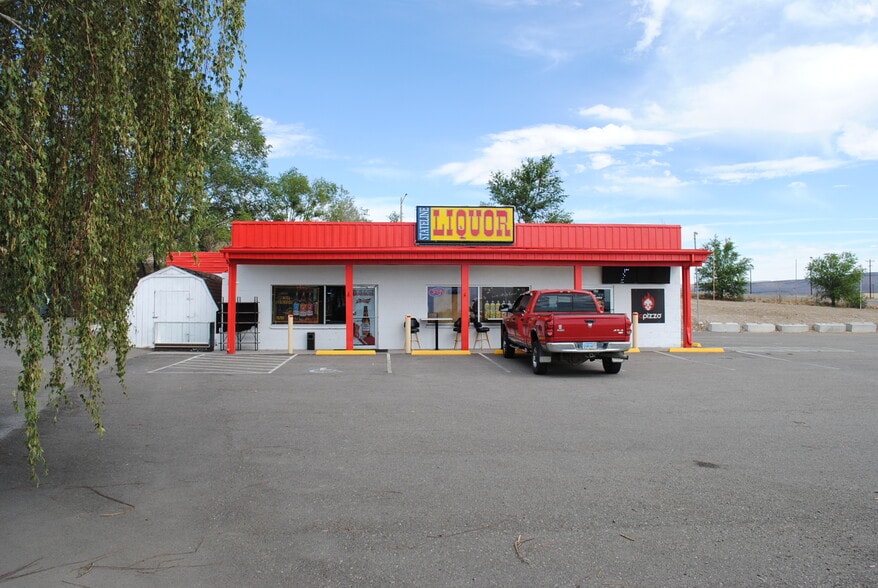 Primary Photo Of 810 HWY 93, Jackpot Convenience Store For Sale
