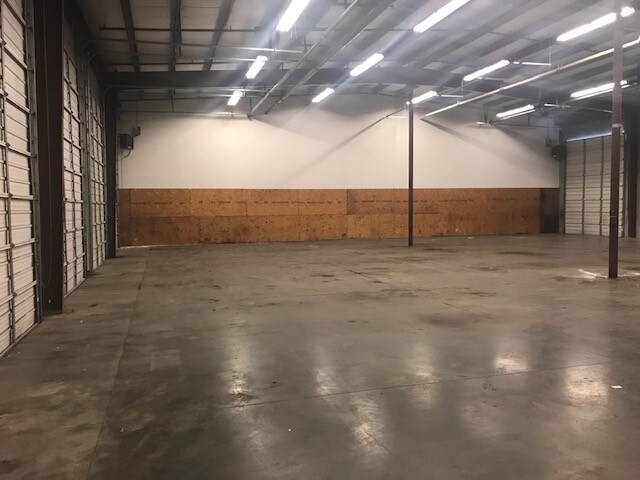 More Photos Of 307 N Rogers Rd, Irving Warehouse For Lease