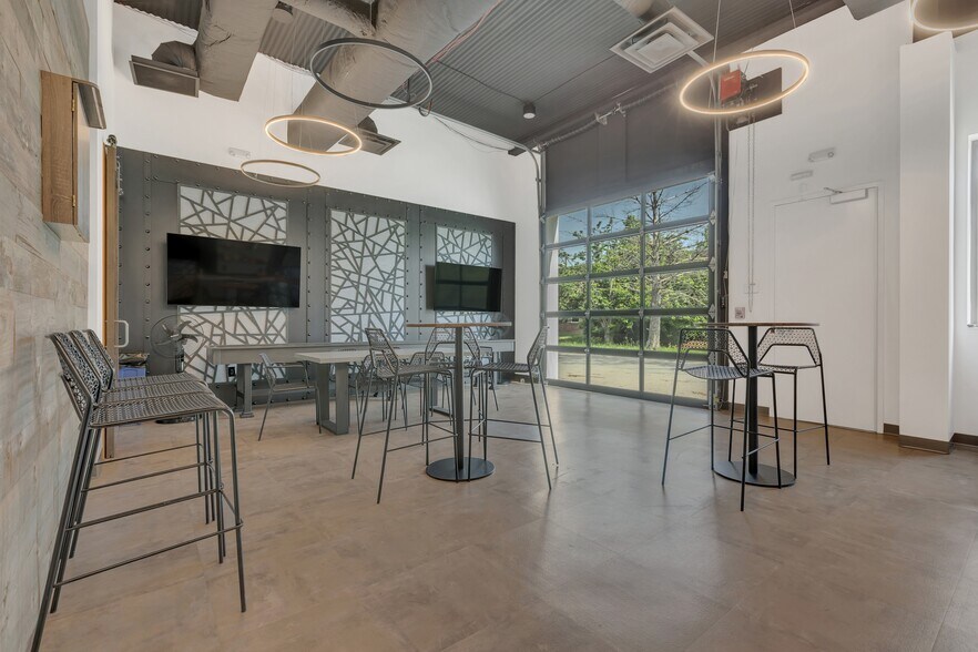 More Photos Of 266 Seaboard Ln, Franklin Medical For Sale