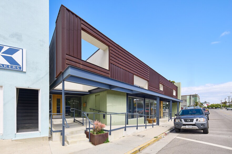 More Photos Of 1733-1737 Abbot Kinney Blvd, Venice Storefront Retail Office For Lease