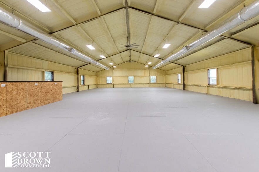 More Photos Of 1404 McConnell Rd, Gunter Flex For Sale