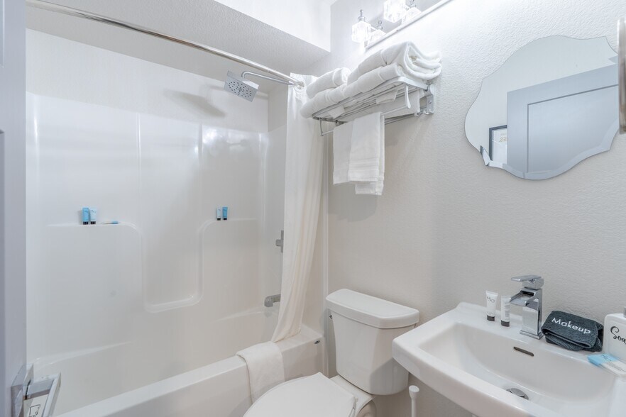 More Photos Of 632 Mount Rushmore Rd, Custer Specialty For Sale